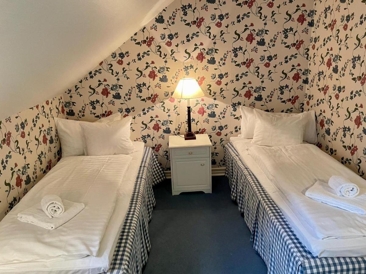 Apertins Hotell Kil Buitenkant foto