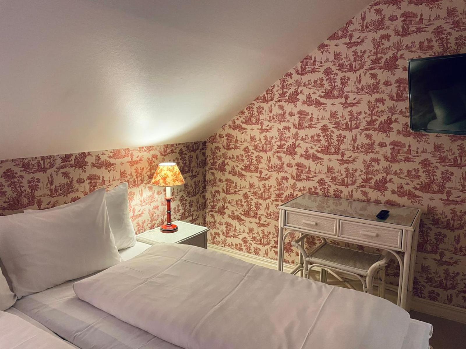 Apertins Hotell Kil Buitenkant foto